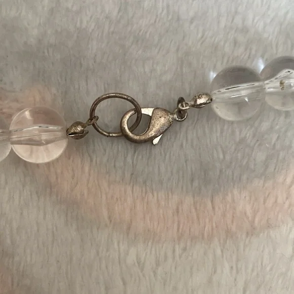 Clear beaded necklace. - Picture 5 of 6